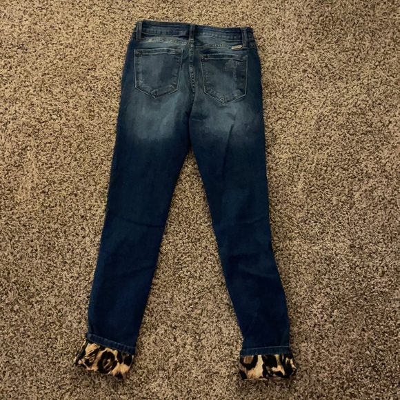 KanCan Leopard patch jean, size 7/27 - Picture 2 of 3